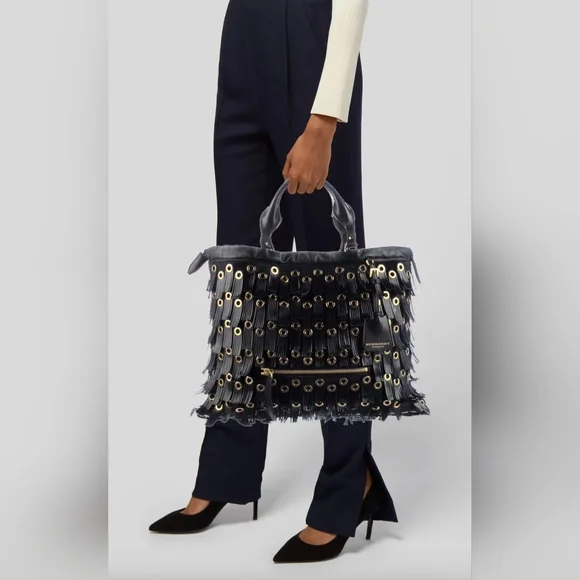 🖤 Burberry Runway Bag 🖤